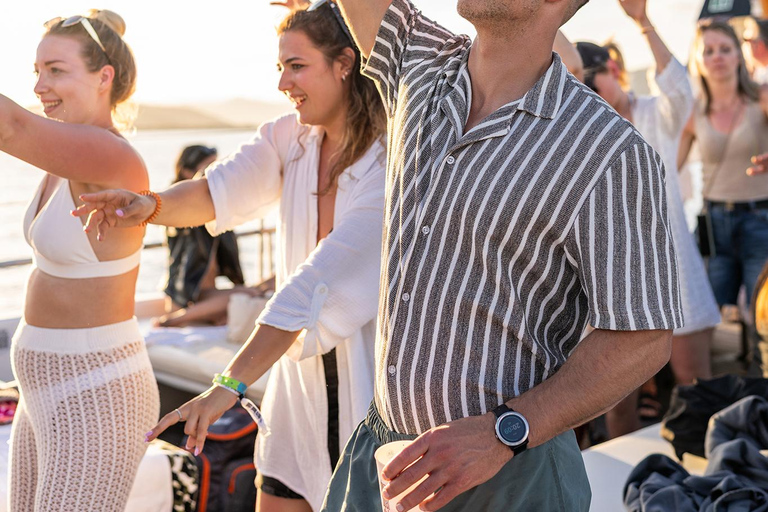 Ibiza: Sunset Boat Party at Ibiza Boat Club with Open Bar Aftersun Ibiza Sunset Boat Party: Early Bird Phase 1