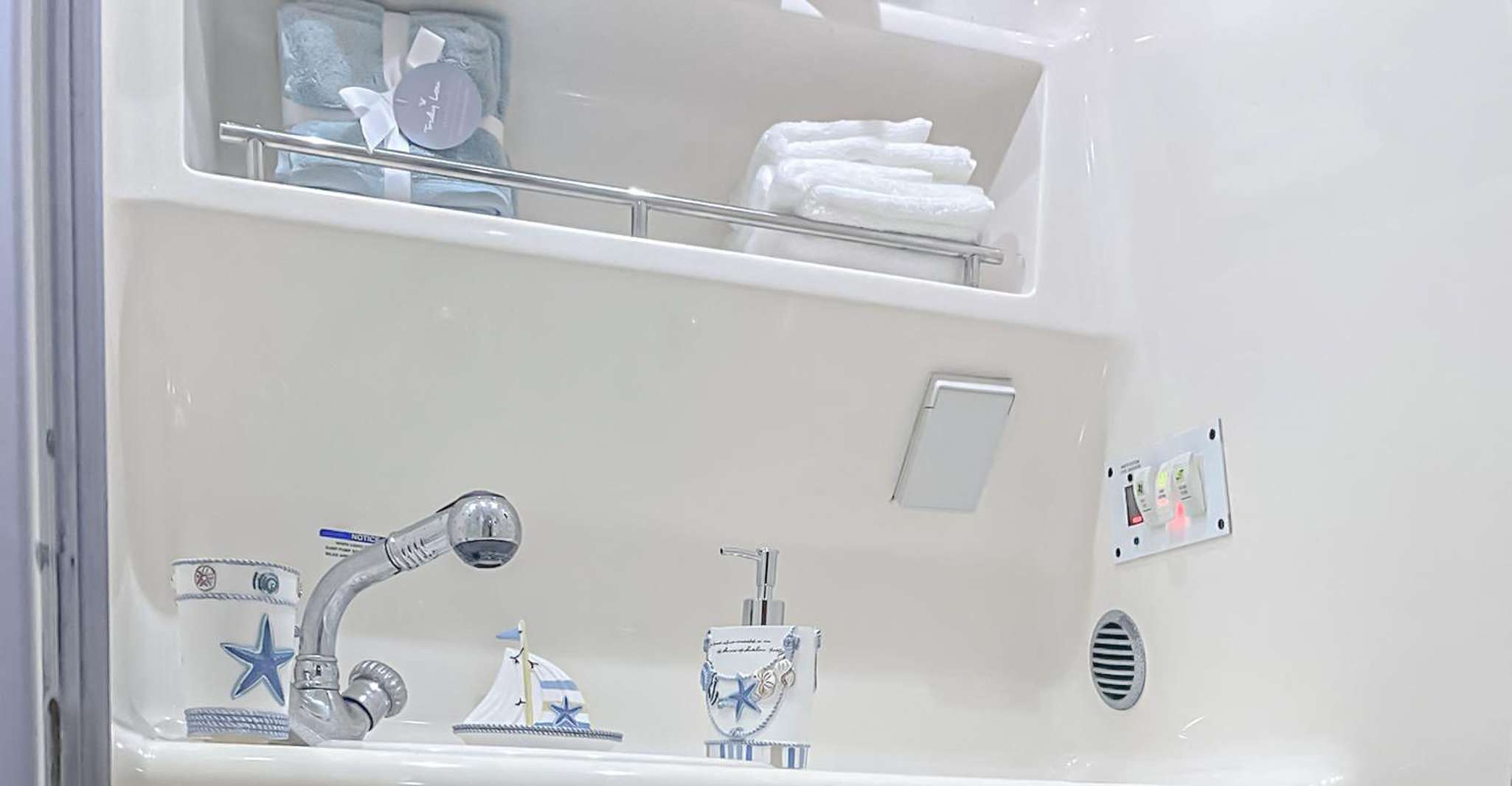 Miami: Private Boat Cruise & Guided Scenic Tour photo 11