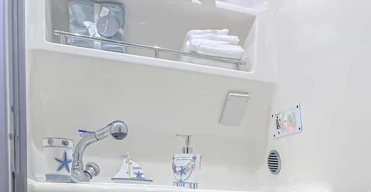 Miami: Private Boat Cruise & Guided Scenic Tour photo 11