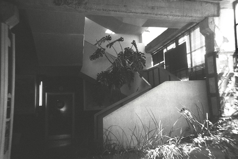 Tbilisi: Photo Walk Tour with Soviet Modernism