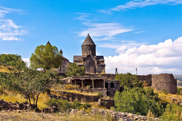 Group Tour: Hovhannavank, Voskevaz Winery & Tegher monastery