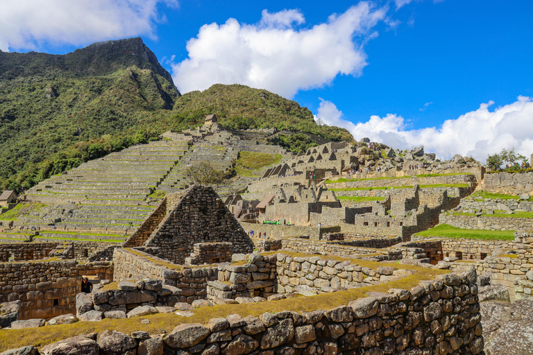 Cusco: Machu Picchu Circuit 2, całodniowa wycieczka z transferem pociągiemWycieczka z biletem wstępu do Machu Picchu