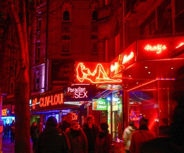 Hamburg: Reeperbahn Quickie, The Short & Sexy St. Pauli Tour