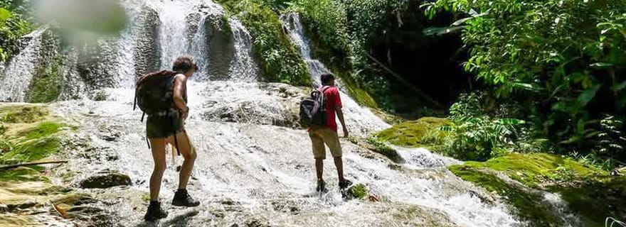 Nong Khiaw : 100 chutes d'eau, Nam Ou et village khmu - Excursion d'une journée