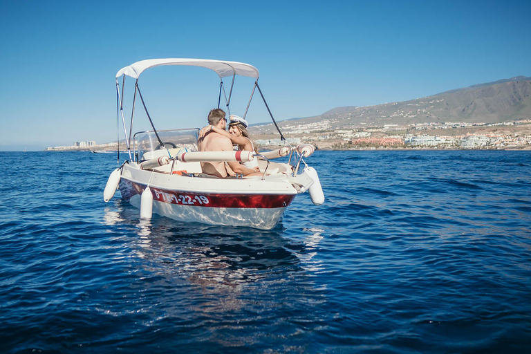 Hersonissos: Rent A Boat Without LicenseBoot huren zonder vaarbewijs