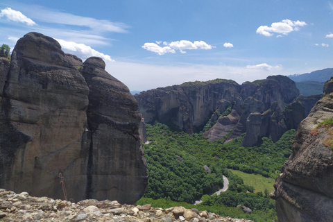 Thessaloniki: Meteora Day Trip with Monastery Visit