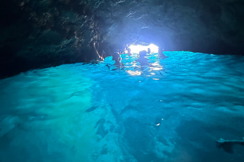 Dubrovnik: private Elaphiti Islands Boat Tour with Bar