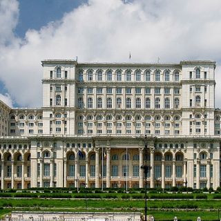 Complete 3-Hour Small-Group Bucharest Tour by Car
