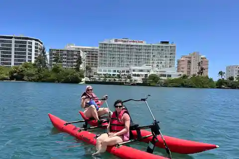 San Juan: Chiliboats Waterbike Tour in Condado Lagoon