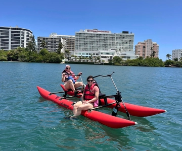 San Juan: Chiliboats Waterbike Tour in Condado Lagoon