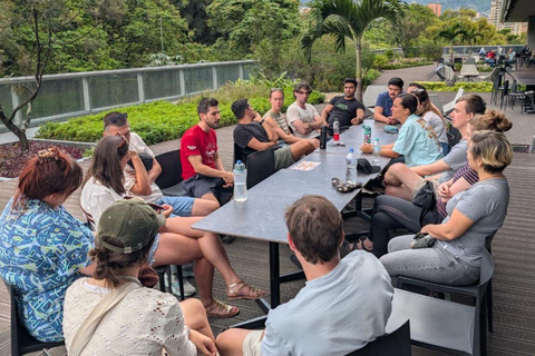 Medellín : plus qu'Escobar Visite guidée à piedMedellín : visite guidée à pied au-delà d'Escobar
