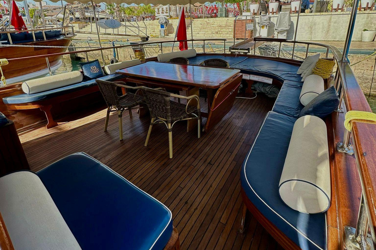 Side: Private Yacht & Sea Boat Cruise with Lunch The private yacht shown in the third picture