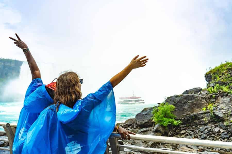 2-tägige Tour nach Niagara und Toronto mit Bootsfahrt, Schloss und Aquarium. Foto: GetYourGuide 2-tägige Tour nach Niagara und Toronto mit Bootsfahrt, Schloss und Aquarium. Foto: GetYourGuide