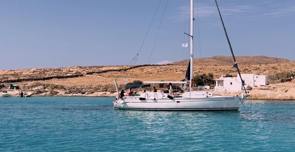 From Mykonos: Delos & Rhenia All-Inclusive Cruise with Lunch
