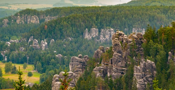 Tagesausflug zur Felsenstadt in Adrspach und zur Friedenskirche