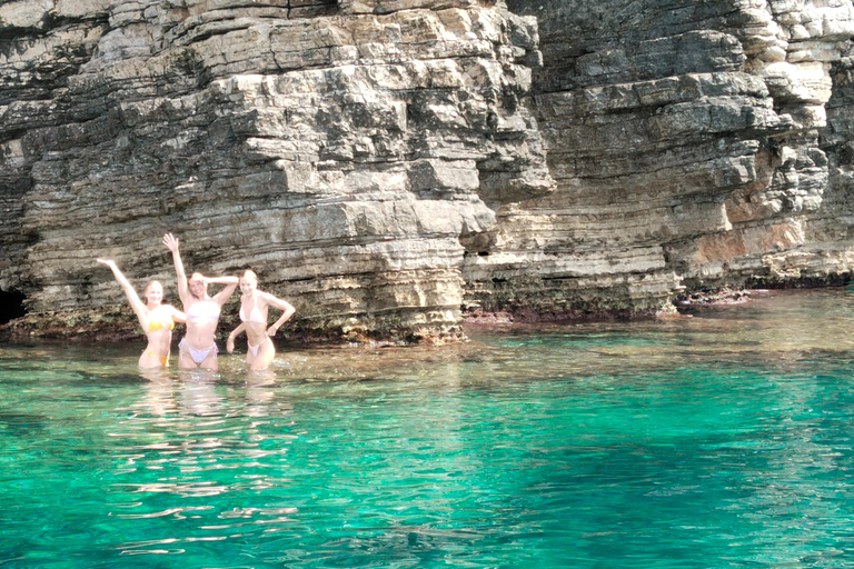 Budva: 4h Private Boat Cruise - All Inclusive