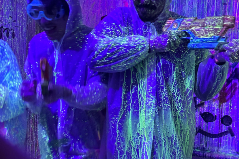 Toronto: Neon Splatter Paint Experience in a Private Studio 1-Hour Neon Splatter Paint Experience
