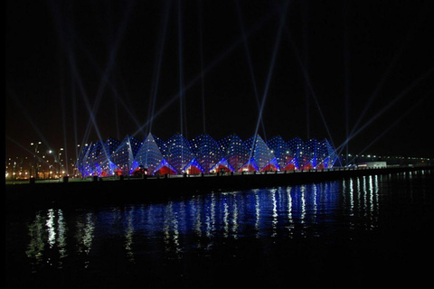 Bakou : Visite nocturne avec les tours de flammes et la place des drapeaux