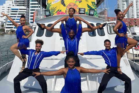 Carthagène : excursion en bateau de nuit avec dîner et open barCARTAGENA : Excursion en bateau de nuit blanche avec dîner et open bar