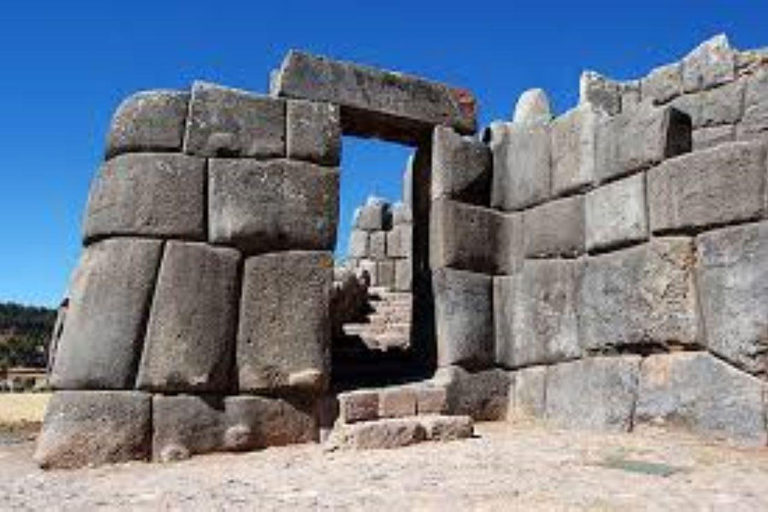 “Explore Sacsayhuaman! Round trip transfer from Cusco”.