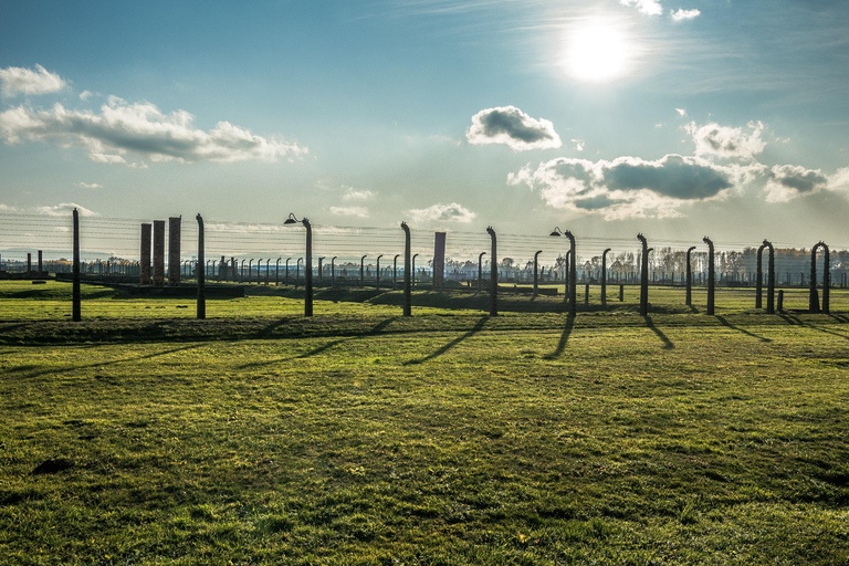 Z Krakowa: Auschwitz-Birkenau Tour z transferemOferta specjalna: Wycieczka z broszurą