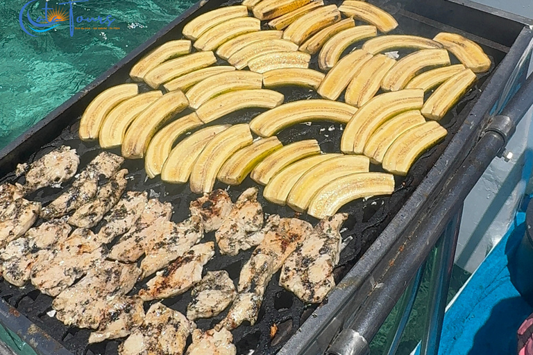 Mauritius: Flat Island Catamaran & Exclusive Beach BBQ