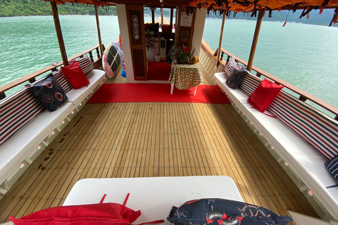 Paraty: Private Boat Tour with Optional Snorkeling