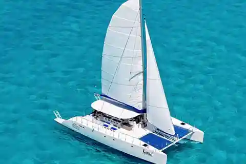 Voile de luxe à Isla Mujeres, plongée en apnée et Open Bar Premium