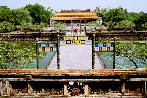 Hue Walking tour to Imperial City and Dong Ba Market