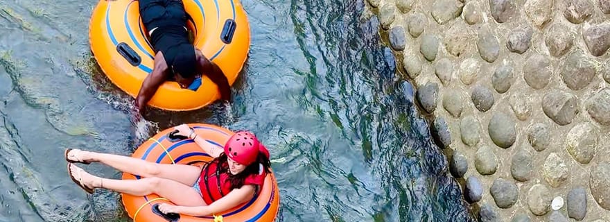 Saint George's : Excursion sur la rivière Grenade en chambre à air et cascade