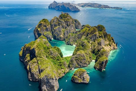 Private Phi Phi & Bamboo Islands Tour by Speedboat