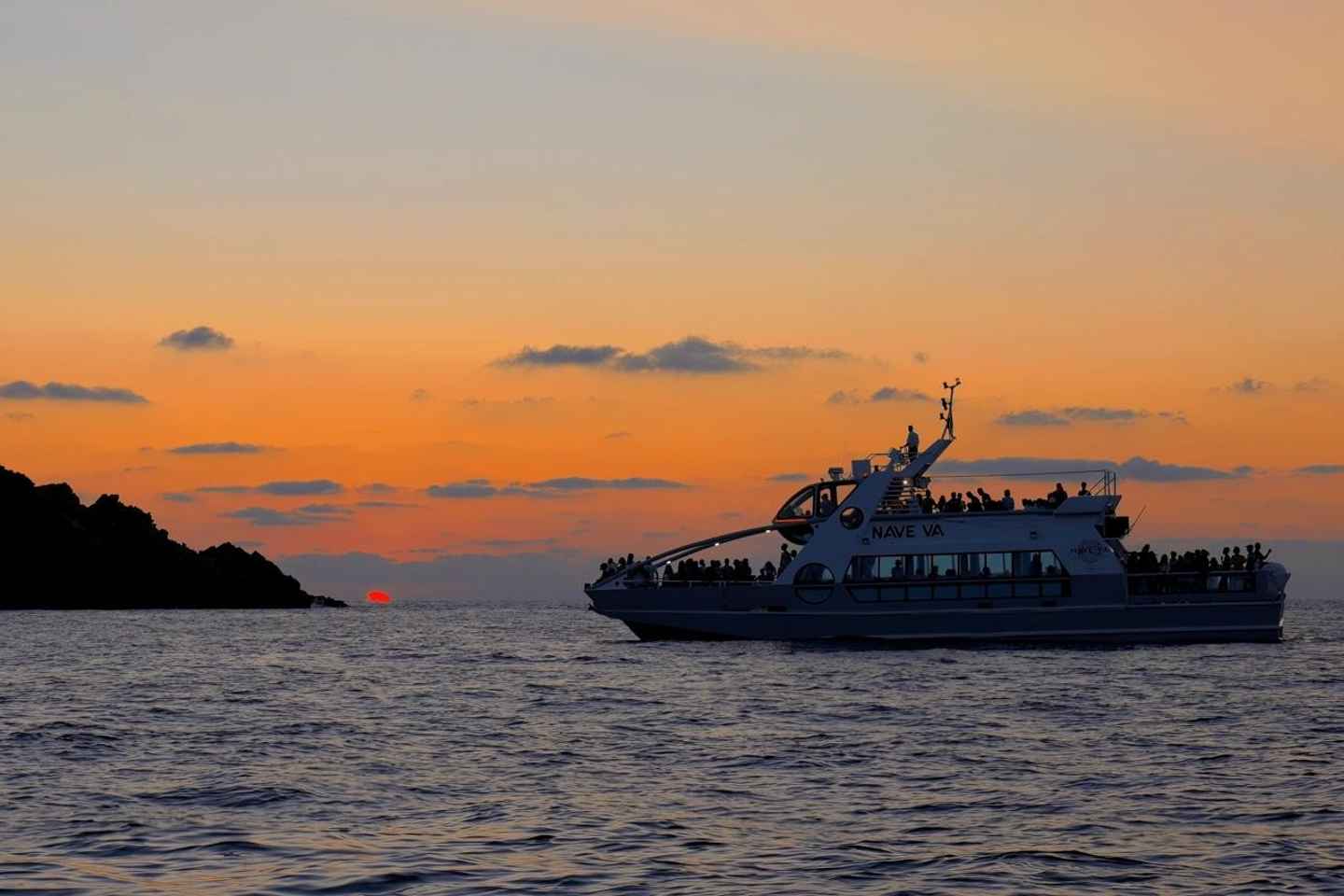Ajaccio/Porticcio: Crucero al Atardecer en Sanguinaires y Cata de Vinos