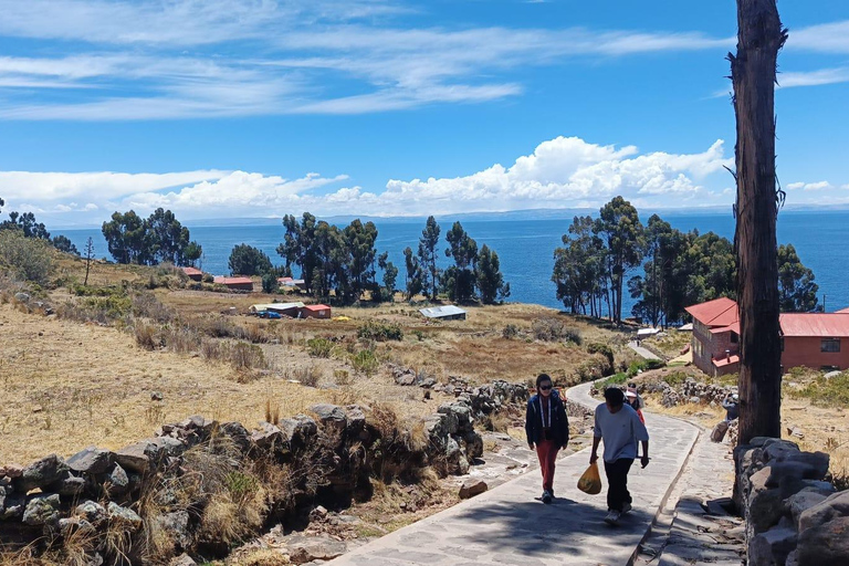 Puno: Uros Floating Islands + Taquile Natural Island (Full Day) with Guide Puno: Floating Uros Islands + Taquile Natural Island (Full Day) with Guide