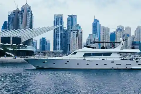 Profitez de Jusqu'à 4 heures de yacht 105Ft pour 55 personnes avec Riviera