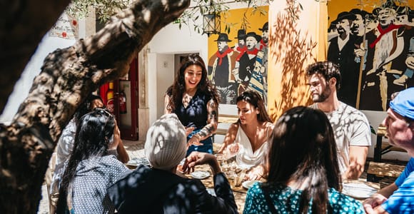 Lissabon: Baixa District Foodtour mit Abendessen und Getränken