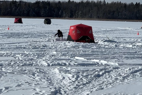 Toronto : Excursion d&#039;une journée pour la pêche sur glace en VR-automobile