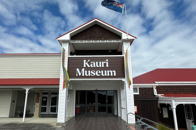 Waipoua Forest: Tane Mahuta & Kauri Museum from Auckland