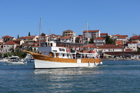 Trogir: 3 Islands, Blue Lagoon & Sandy Beach with Lunch Okrug Gornji: Blue Lagoon – 3 Island Tour with Lunch