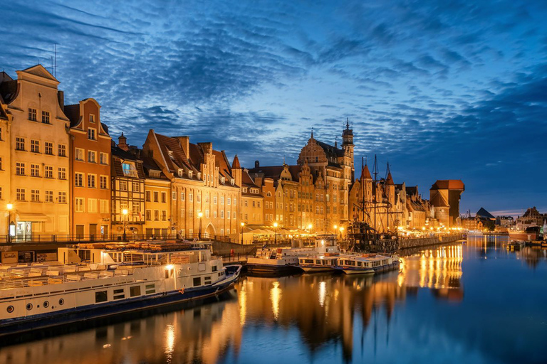 Gdansk: Tour a pie de grupo pequeño por la noche