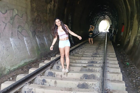 ELLA Lipton Seat Tea Test & Pluck 9Arch, Waterfalls, & Food Lipton's Seat, Little Adam Peak, 9 Arch, Ravana Waterfalls