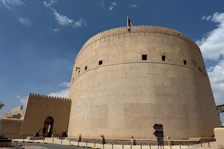 Muscat: Nizwa, Jabreen Castle & Bahla and more Sharing Tour