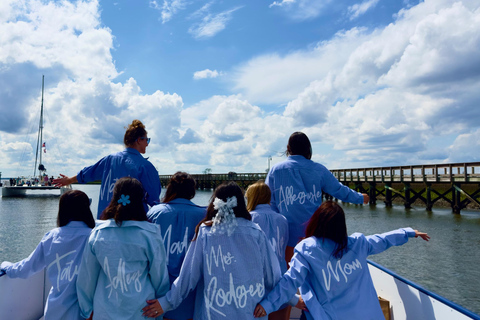 Charleston: Noleggio barca privata; Capitano e accompagnatore; Fino a 22 personeBarca privata con capitano: 3 ore da 15 a 18 passeggeri