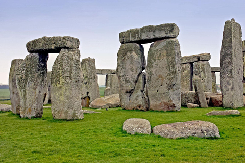 Tour privado del Castillo Real de Windsor y Stonehenge con pases