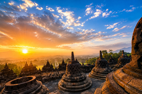 Yogyakarta: Borobudur, Prambanan & Gudeg Experience Shared temple tourwith hotel pickup exclude tiket