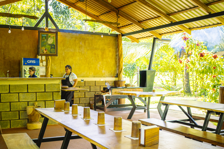 لا فورتونا: جولة الكسلان في متنزه بركان أرينال ووجبة خفيفة محلية