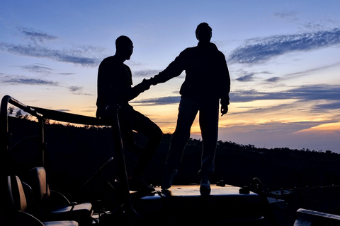 Yogyakarta: Merapi Sunrise Jeep Tour i Jomblang Cave Tour