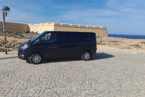 Depuis Albufeira : Transfert privé aller simple en van vers Séville