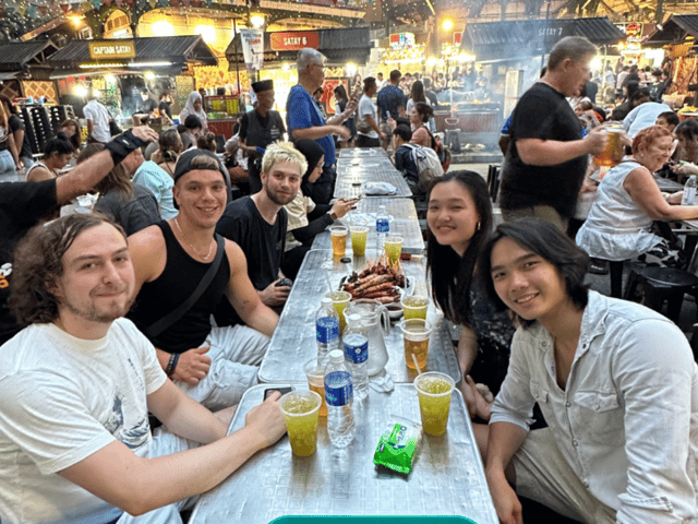 Signature Urban Night Tour: Sunset Street Food in Singapore