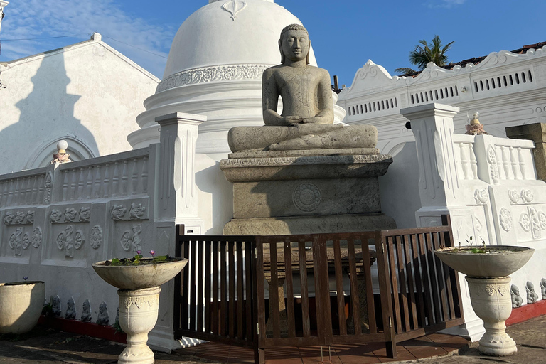 加勒堡：专业女导游带领的徒步导览加勒堡：专业女导游带你徒步导览