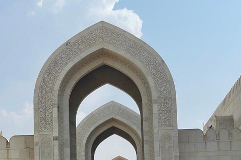 Muscat: Half-Day City Tour With Pickup & drop-off Muscat: Private City Tour - Luxury Mercedes